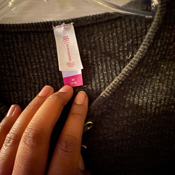 Long Sleeve Laced Top - Picture 4 of 5